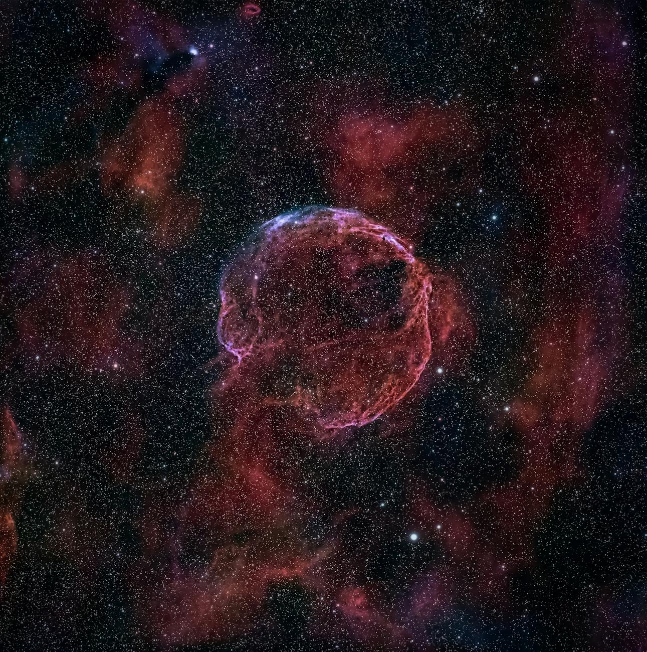 Supernova: Two Ways Stars Explode