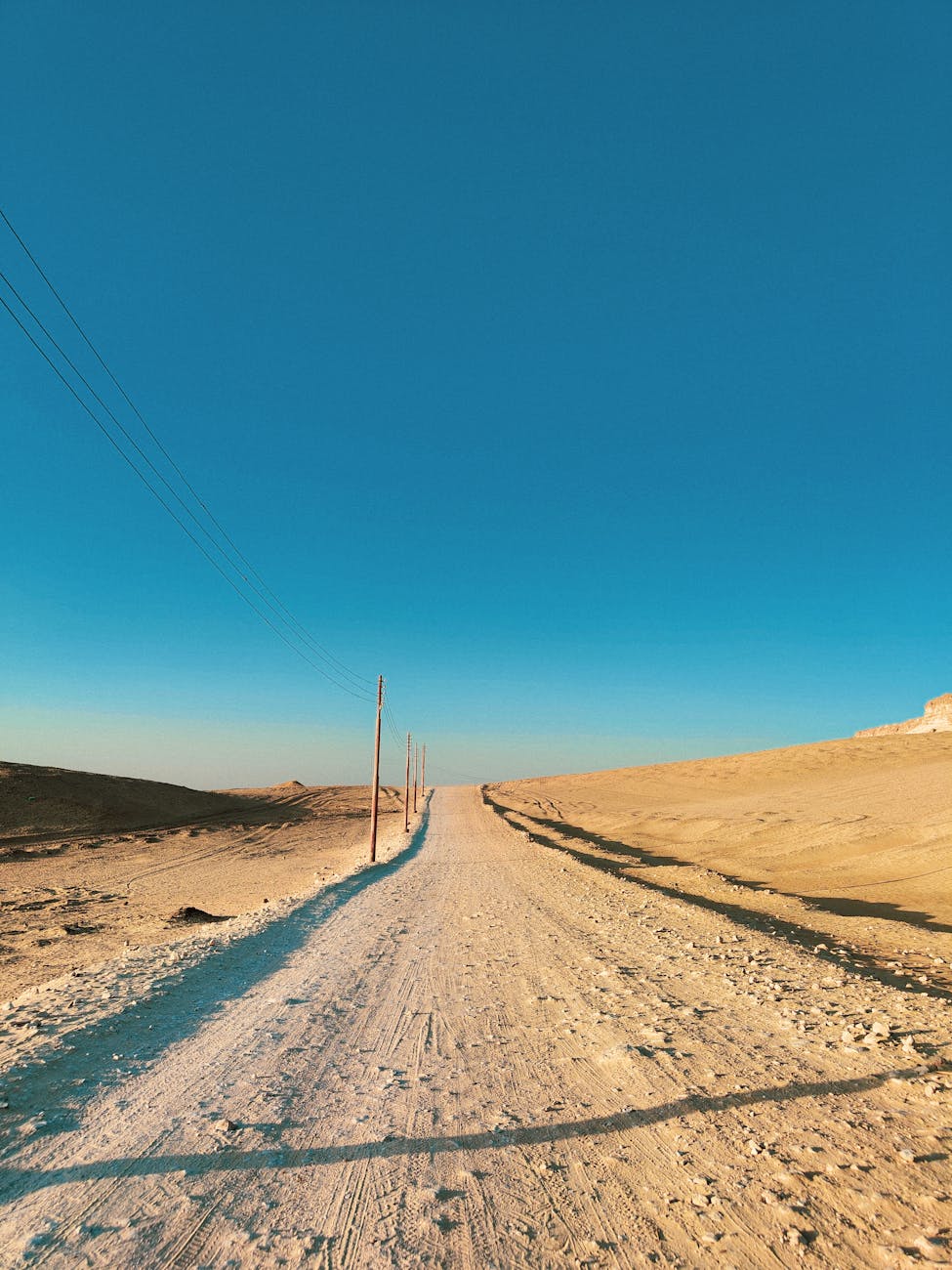 The First Long-Distance Roads: Ancient Transport Technology