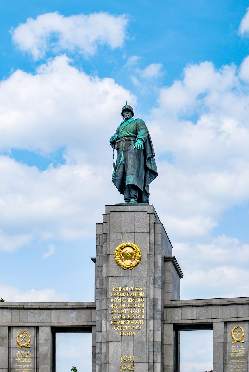 World War II: From Victory to the Cold War